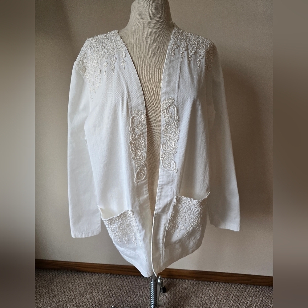 Vintage Casual Look Women's 100% Cotton Made In USA Embroidered Jacket Sz L.